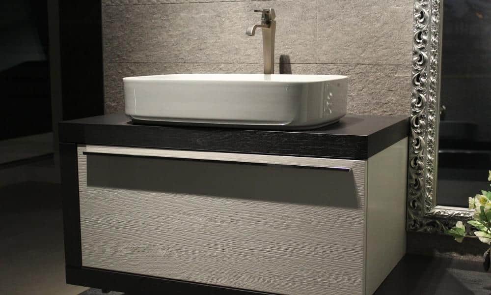 Baterie łazienkowe w stylu retro – inspiracje