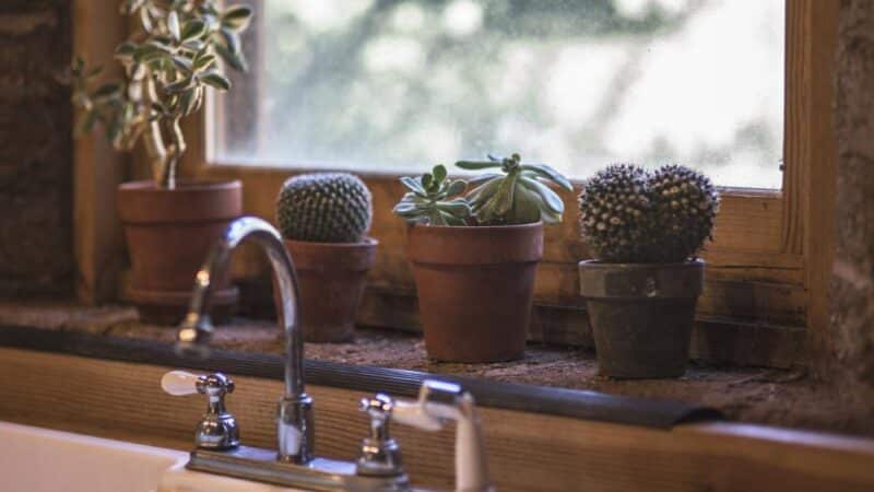 Inspiracje dla kuchni modułowych w małych mieszkaniach