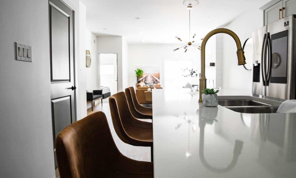 Jak zaoszczędzić miejsce na blacie kuchennym?