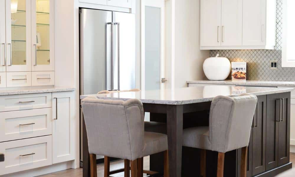 Najlepsze pomysły na składane meble kuchenne: Funkcjonalność i styl w jednym