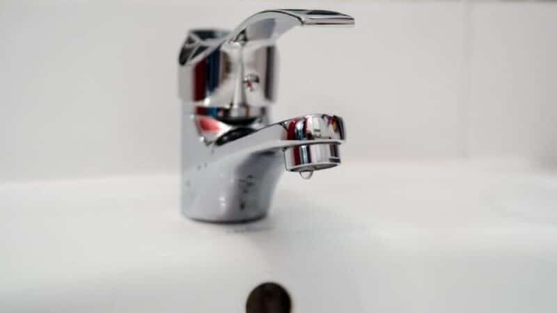 Jakie baterie łazienkowe są teraz modne?