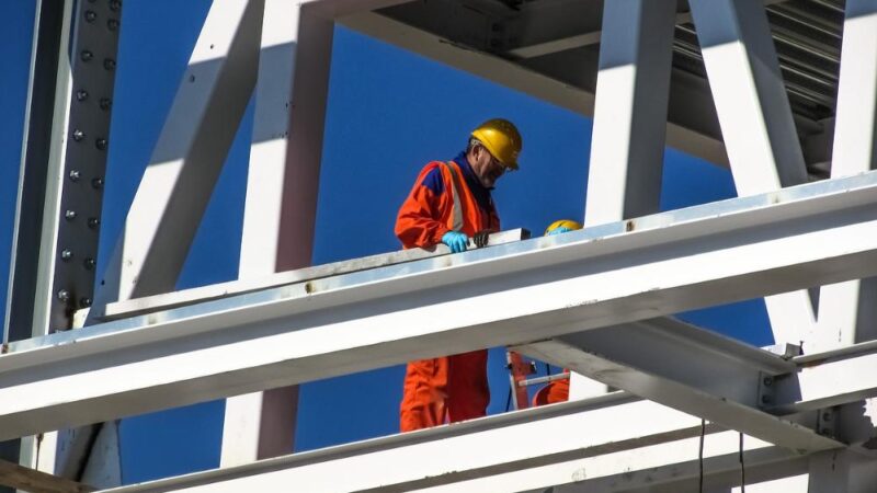 Jak przeprowadzić skuteczny audyt BHP na budowie?